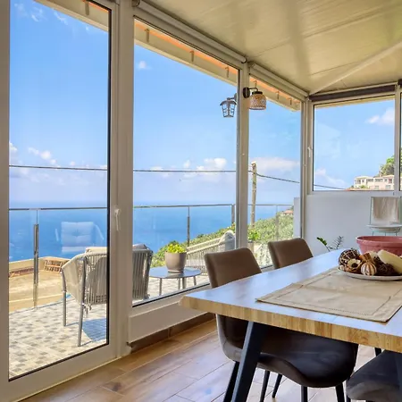 Дом отдыха Atlantic View, A In Madeira Понта-ду-Сол